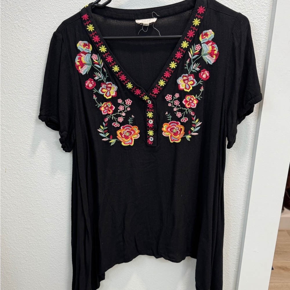 Black Short Sleeve Embellished Blouse with Floral Design - Picture 1 of 8